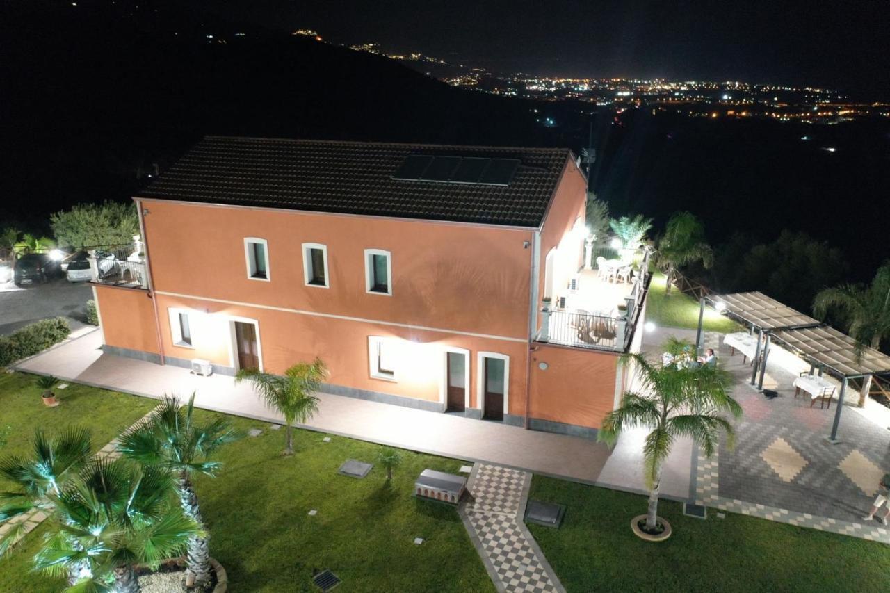 Arcobaleno Dell'Etna Villa กาบาตาเบียโน ภายนอก รูปภาพ