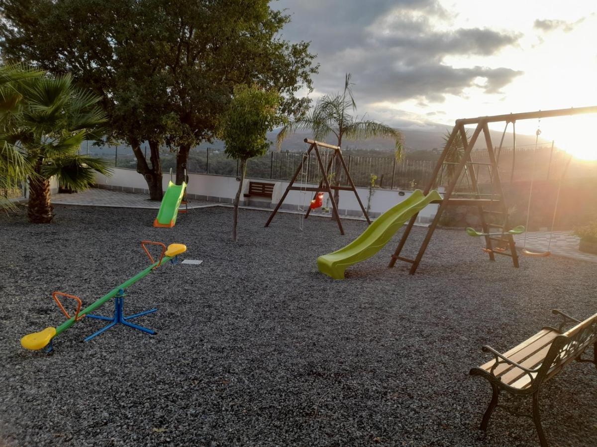 Arcobaleno Dell'Etna Villa กาบาตาเบียโน ภายนอก รูปภาพ